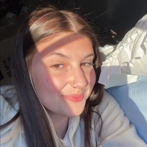 Meet your Posher, Avery